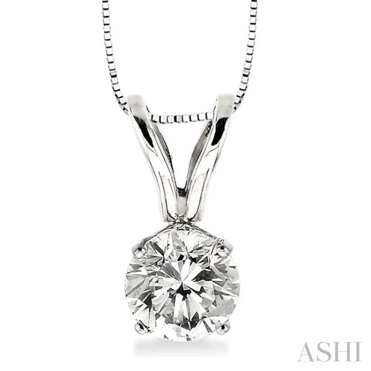 Round Cut Diamond Solitaire Pendant in 14K White Gold with chain