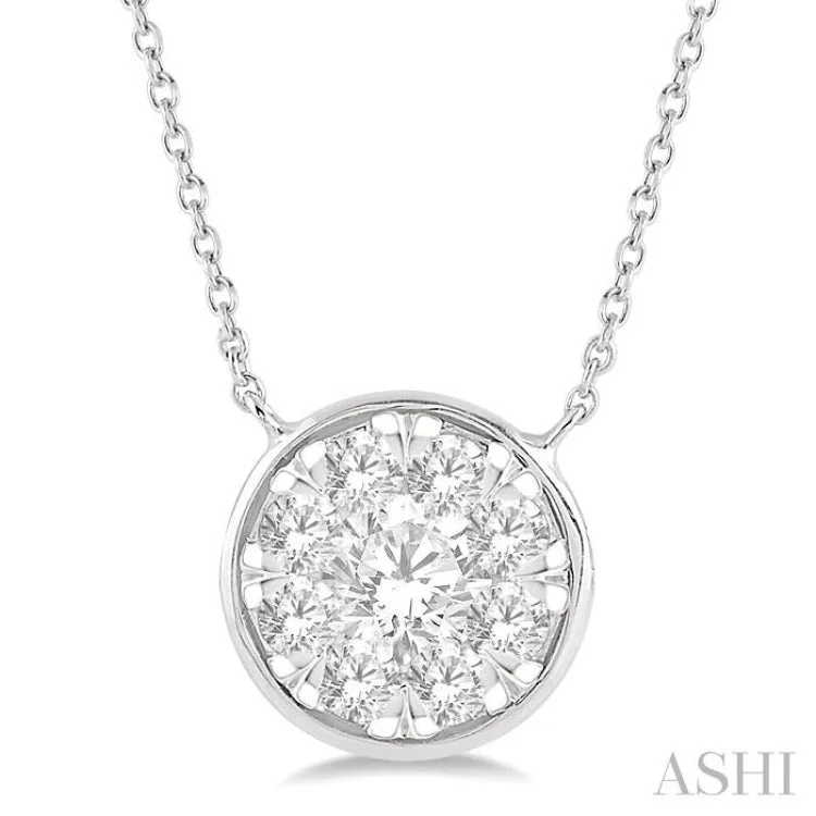 1/2 Ctw Round Shape Lovebright Diamond Necklace in 14K White Gold