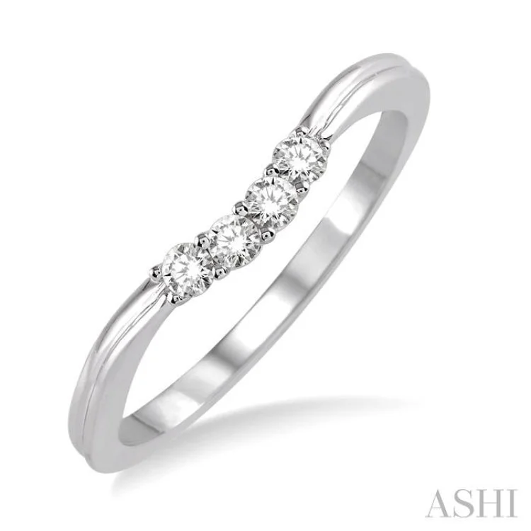 1/6 Ctw Round Cut Diamond Wedding Band in 14K White Gold