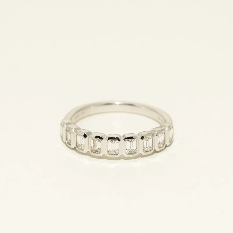 Emerald Cut Diamond Bezel Band in 14kt White Gold (3/4ct tw)