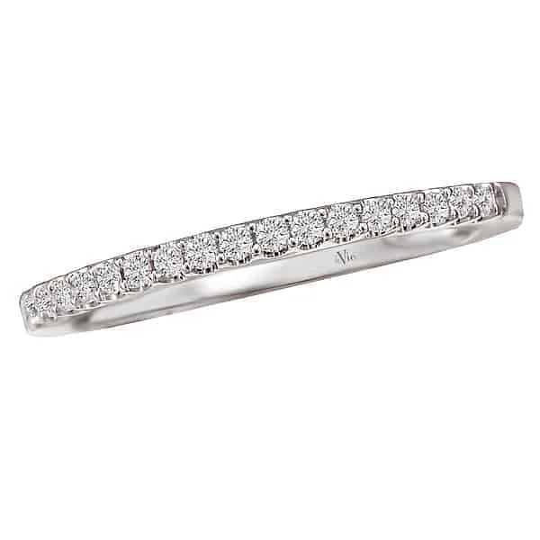 La Vie Petite Prong Set Diamond Band