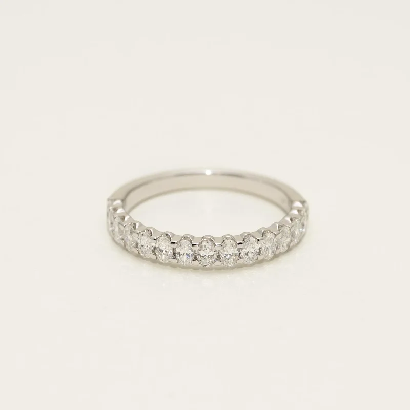 Oval Diamond Band in 14kt White Gold (3/4ct tw)