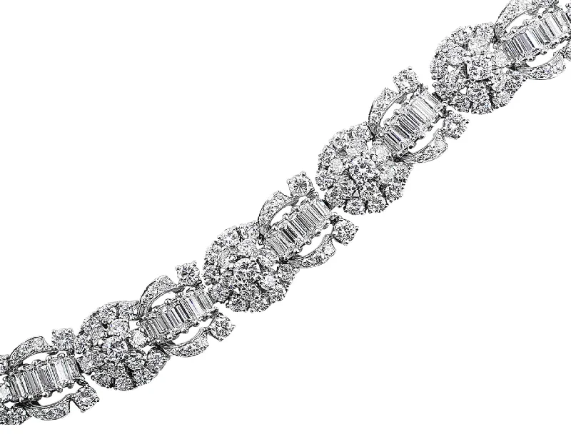 Platinum 1950's 22ct Diamond Bracelet